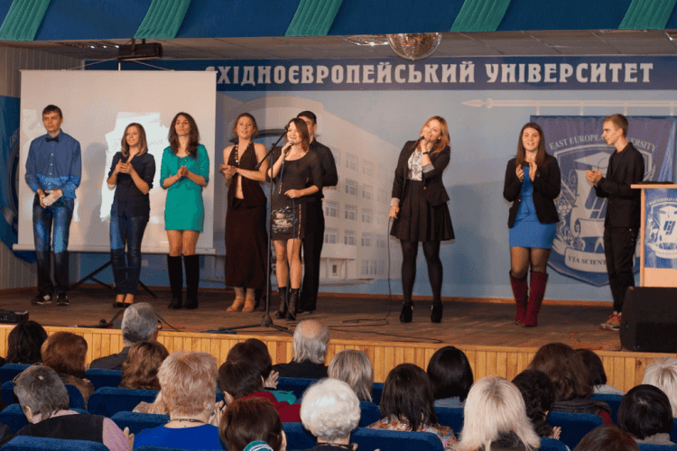 Свято 8 березня