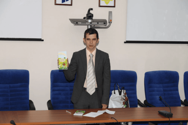 Випускник Східноєвропейського презентував студентам свою творчість