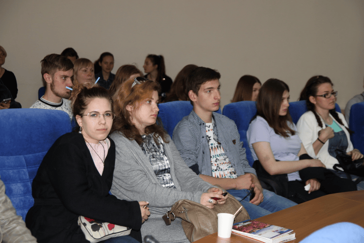 У Східноєвропейському університеті провели зустріч до дня пам’яті та примирення