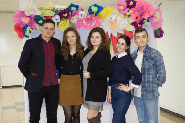 У Східноєвропейському університеті жінок привітали зі святом