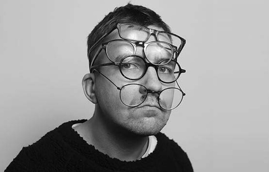 «А ви знаєте, наш випускник Ігор Єфімов зараз відомий фотограф?».