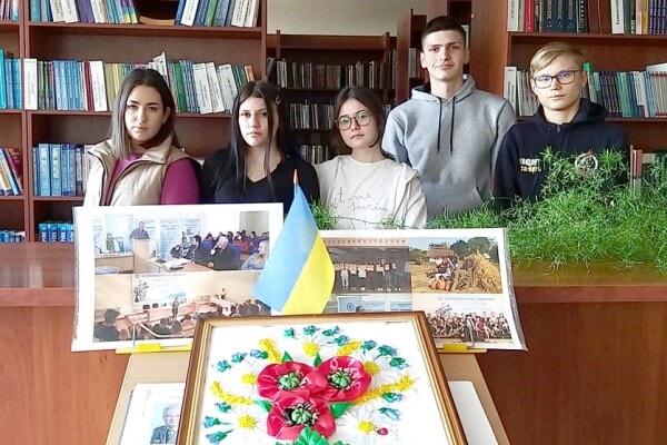 Книжкова виставка до Дня української писемності та мови