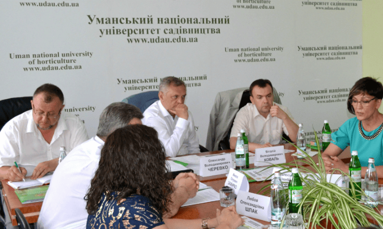 Черкаські абітурієнти мають навчатися у Черкаських вишах