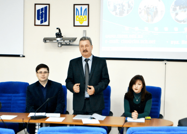 Відкритий діалог молоді з владою міста у Східноєвропейському університеті