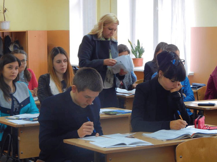 Східноєвропейський університет проводить профорієнтаційну роботу в Драбові