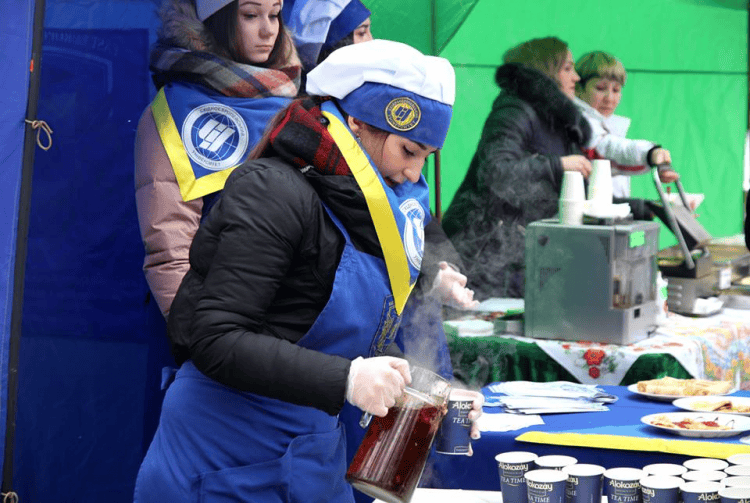 Східноєвропейський університет вітає з масницею!
