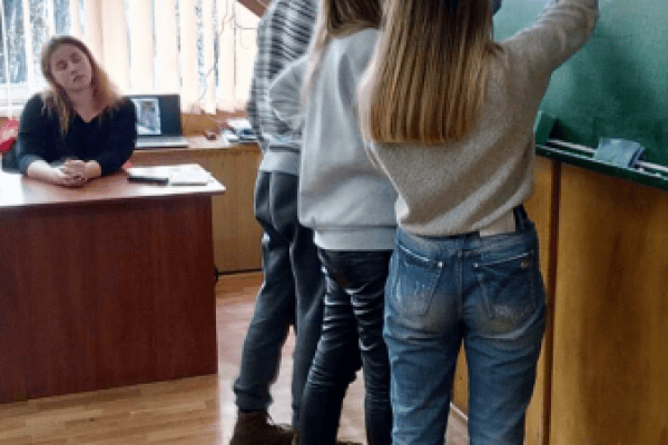 Кафедра дизайну з презентацією спеціальності завітала до ЗОШ №20