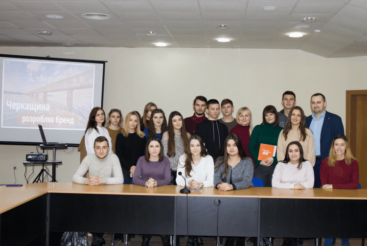 Викладачі та вихованці СУЕМ беруть участь у розробці бренду Черкащини