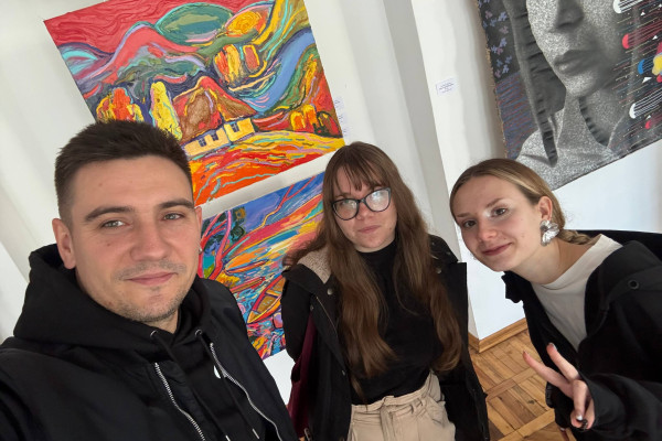 Студенти та викладачі кафедри дизайну відвідали виставку «Хронографія емоцій»